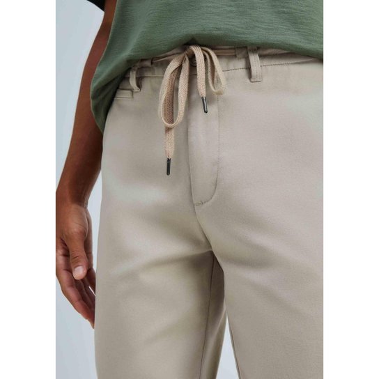 Bermuda Hering Básica Em Sarja Com Elastano Masculina