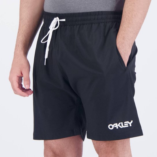 Bermuda Oakley Essential Trunk Preta