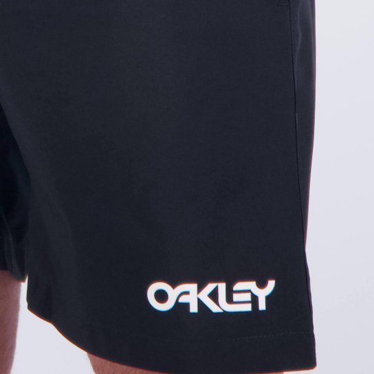 Bermuda Oakley Essential Trunk Preta