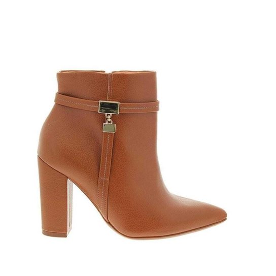 Bota Vizzano Cano Curto Bico Fino Tira com Detalhe Chapinha Cor:;Tamanho:33;Gênero:Feminino