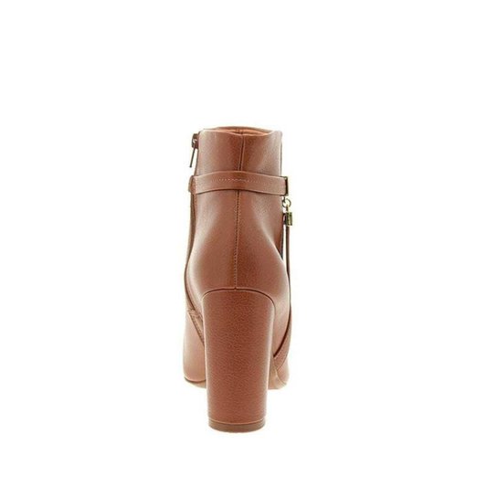 Bota Vizzano Cano Curto Bico Fino Tira com Detalhe Chapinha Cor:;Tamanho:33;Gênero:Feminino