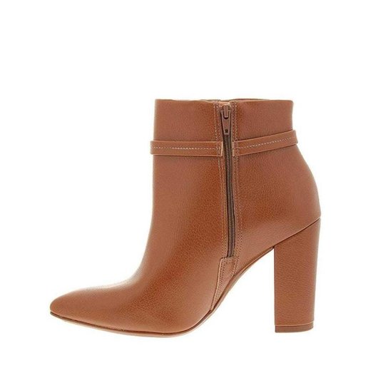 Bota Vizzano Cano Curto Bico Fino Tira com Detalhe Chapinha Cor:;Tamanho:33;Gênero:Feminino