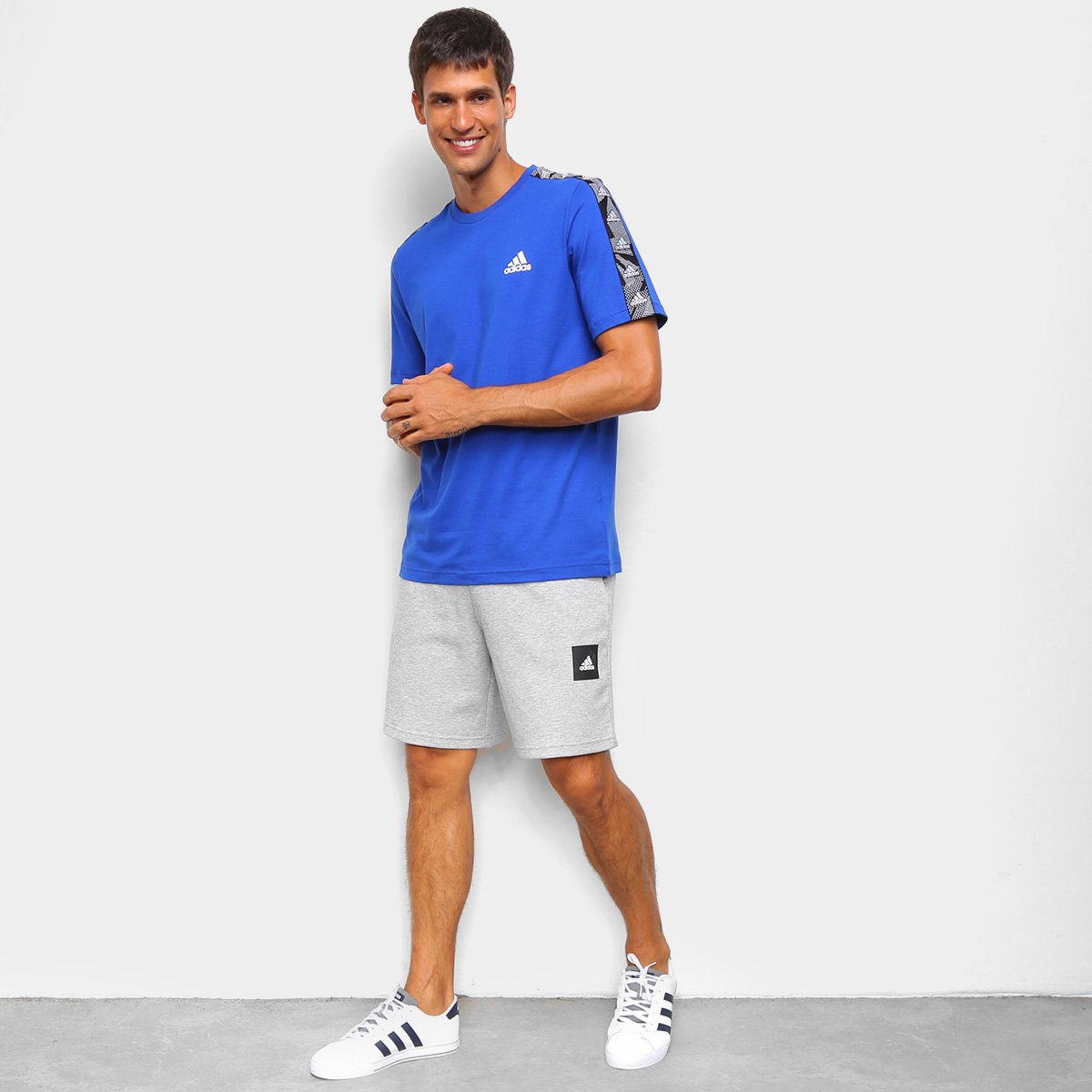 camiseta adidas e tape