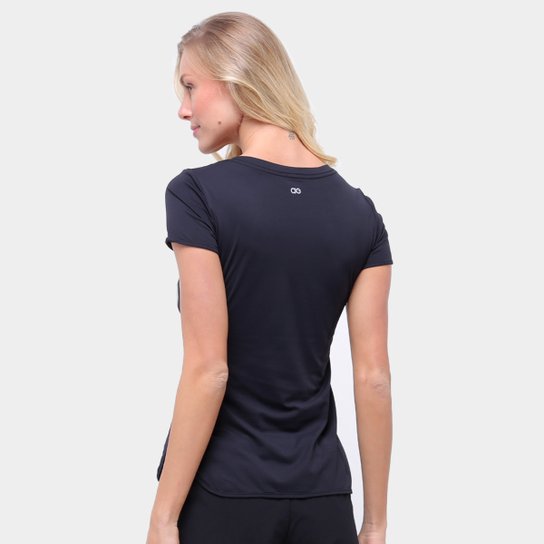 Camiseta Alto Giro Skin Fit Alongada Feminina