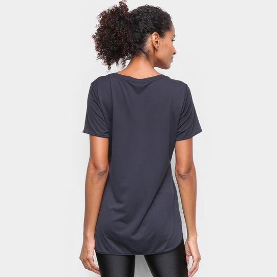 Camiseta Alto Giro Skin Fit Alongada Feminina