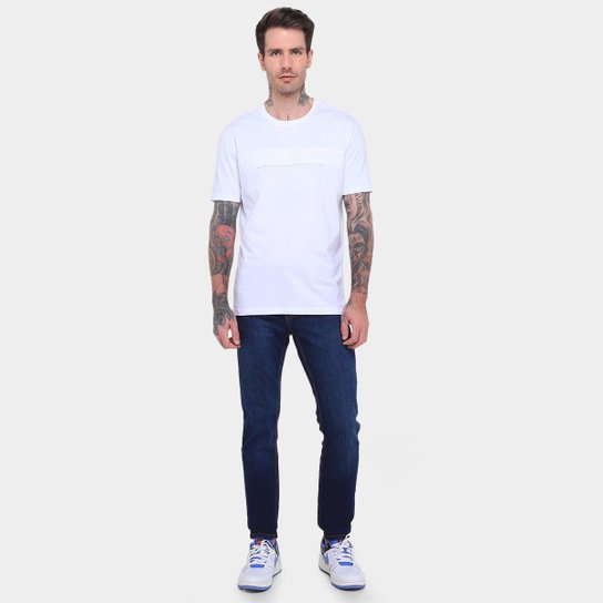 Camiseta Calvin Klein Embossed Minimal Logo Masculina