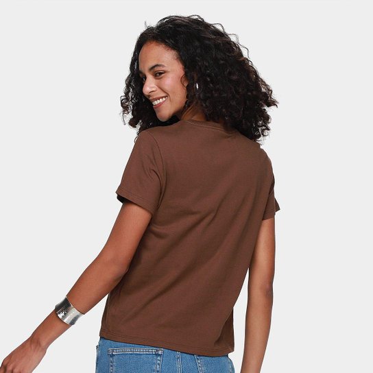 Camiseta Calvin Klein Logo Embossed Feminina