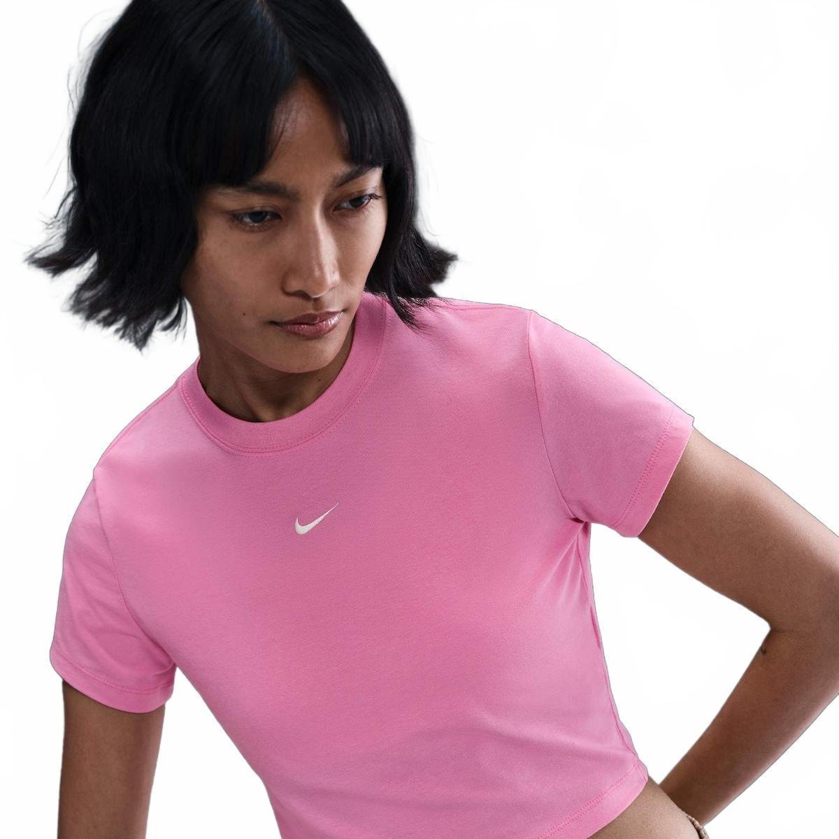 camiseta cropped nike sportswear