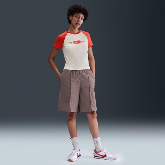 Camiseta Nike Sportswear Chill Knit Feminina