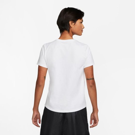Camiseta Nike Sportswear Essentials Feminina