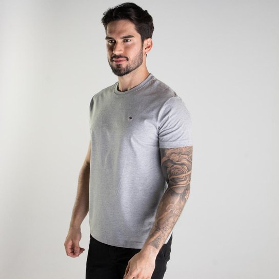 Camiseta Tommy Hilfiger Clássica Core Masculina