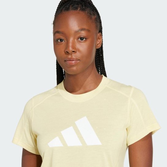 Camiseta Treino Adidas Train Essentials Big Performance Logo Feminina