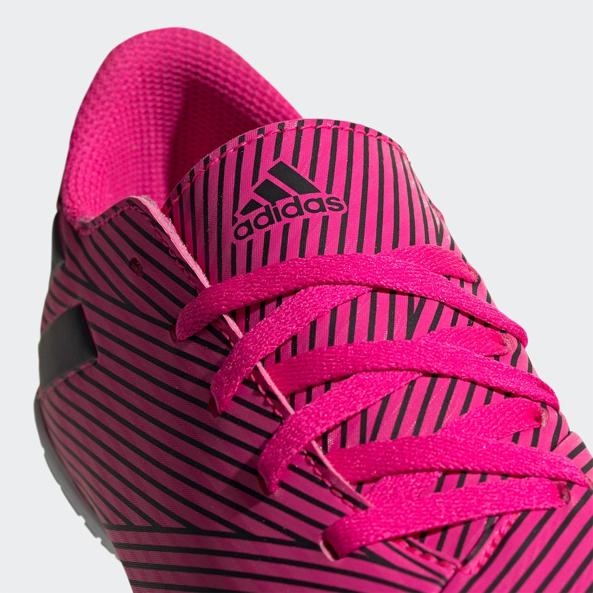 nemeziz futsal rosa
