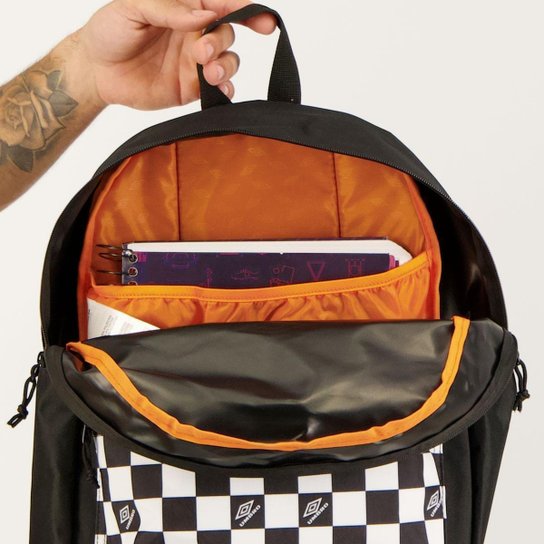 Mochila Umbro Chess Waves Preta e Branca