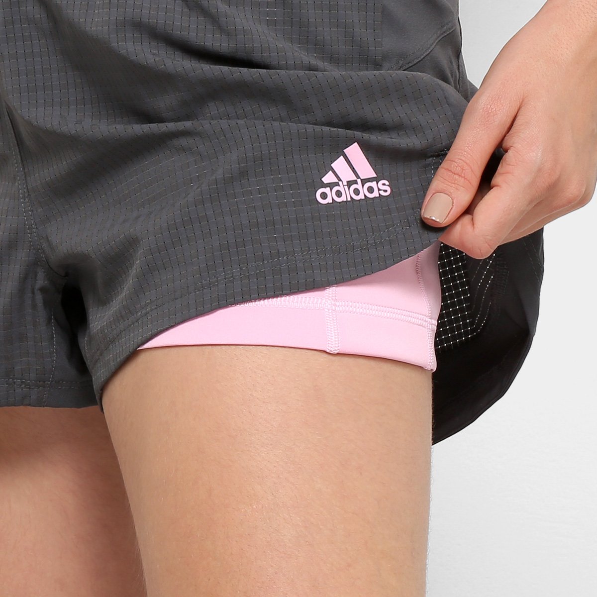 short adidas feminino cinza