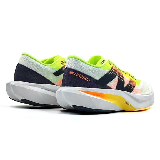 Tênis New Balance FuelCell Rebel V4 Feminino
