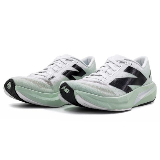 Tênis New Balance FuelCell Rebel V4 Feminino