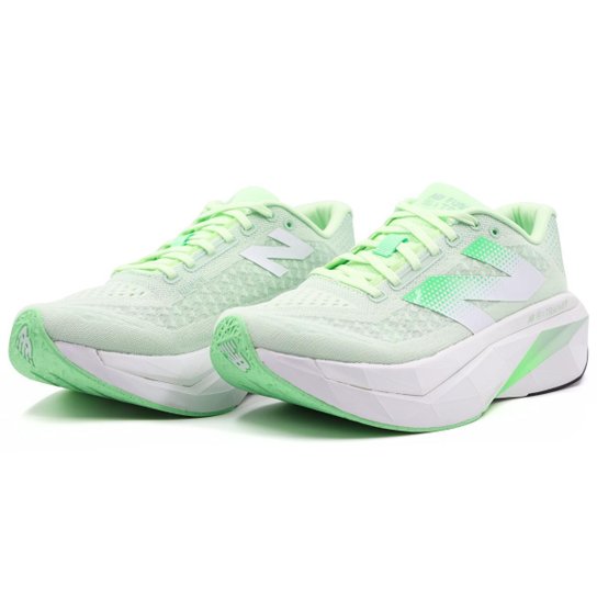 Tênis New Balance FuelCell Supercomp Trainer V3 Feminino