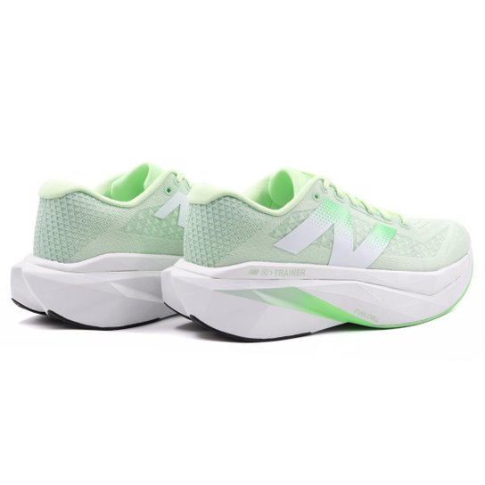 Tênis New Balance FuelCell Supercomp Trainer V3 Feminino
